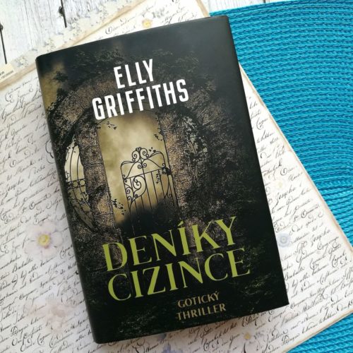 Moderní detektivní thriller s atmosférou gotického románu – Deníky cizince